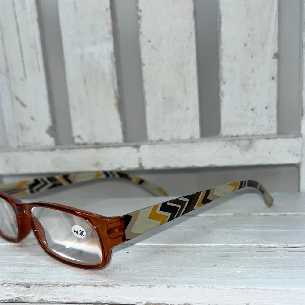 Women's Glasses Set with Chevron Patterned Frames +4.00
